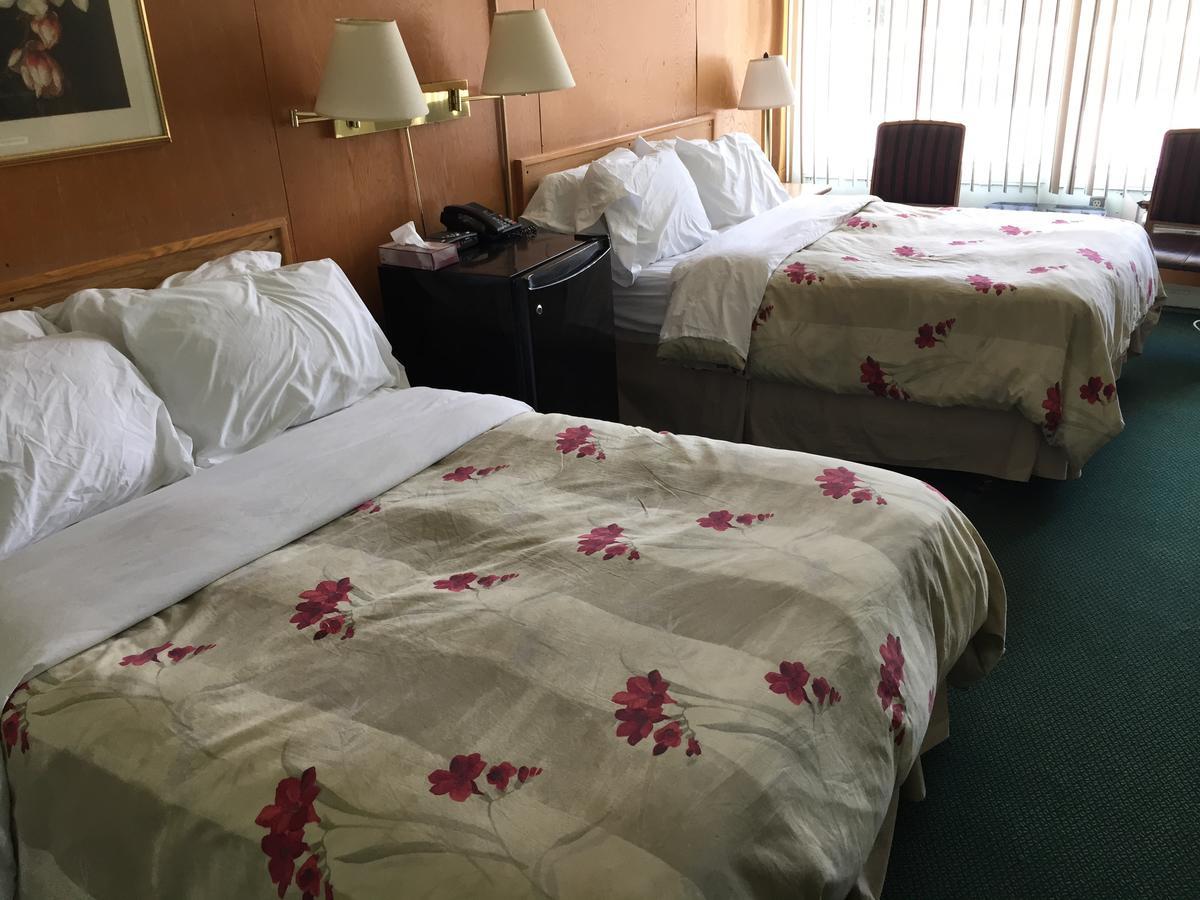 Falcon Lake Hotel 外观 照片