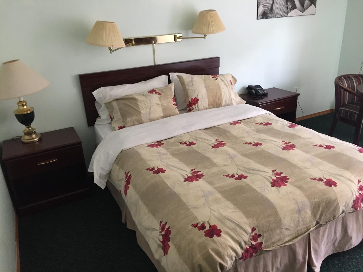 Falcon Lake Hotel 外观 照片