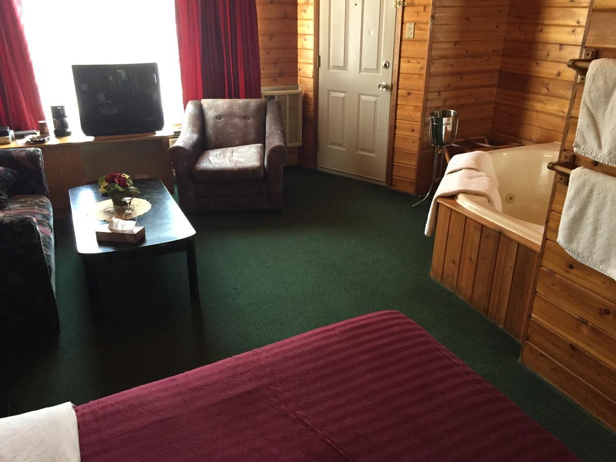 Falcon Lake Hotel 外观 照片